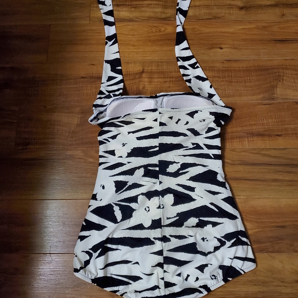 Bathing suit - Picture 2 of 2
